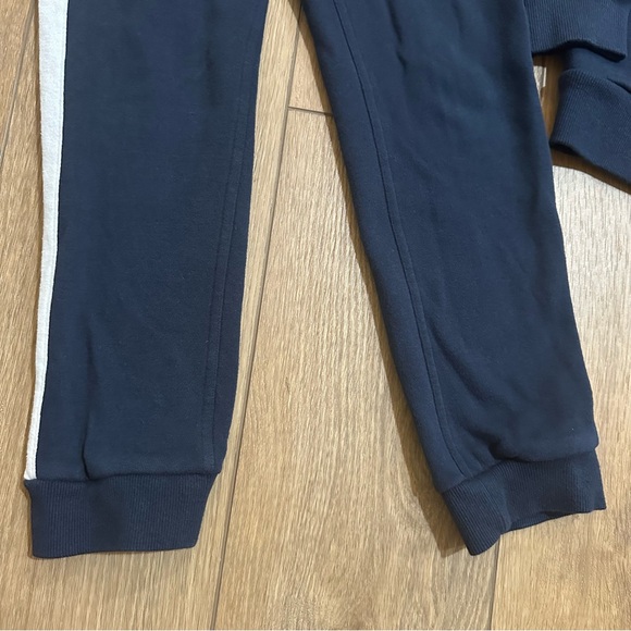 Jogger Set Size 6/7 - Picture 2 of 3
